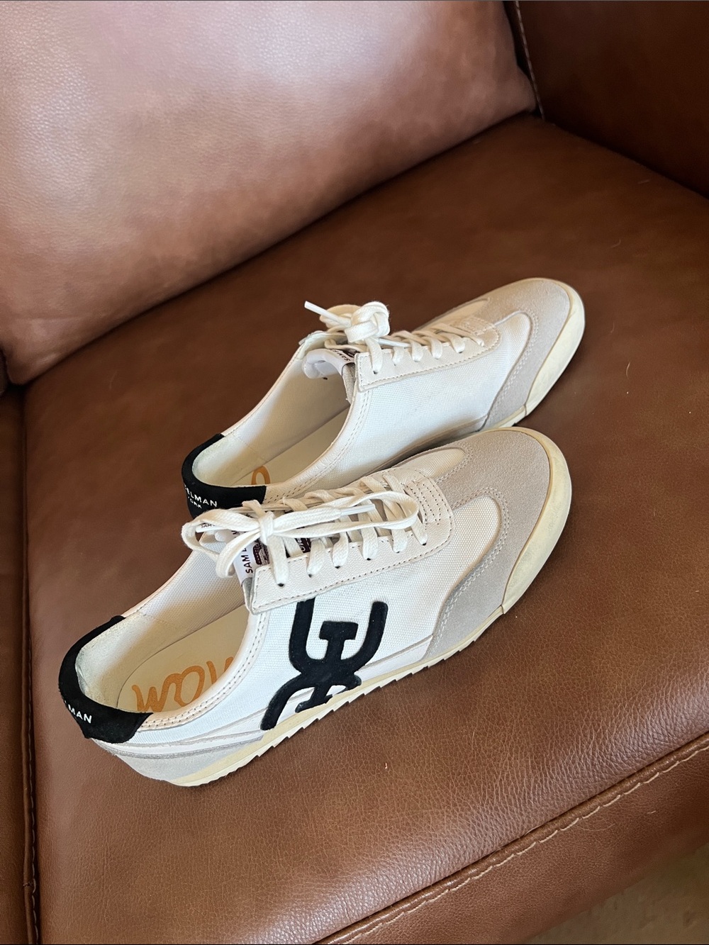Sam Edelman White and Black Low-Top Logo Ivey Sneakers